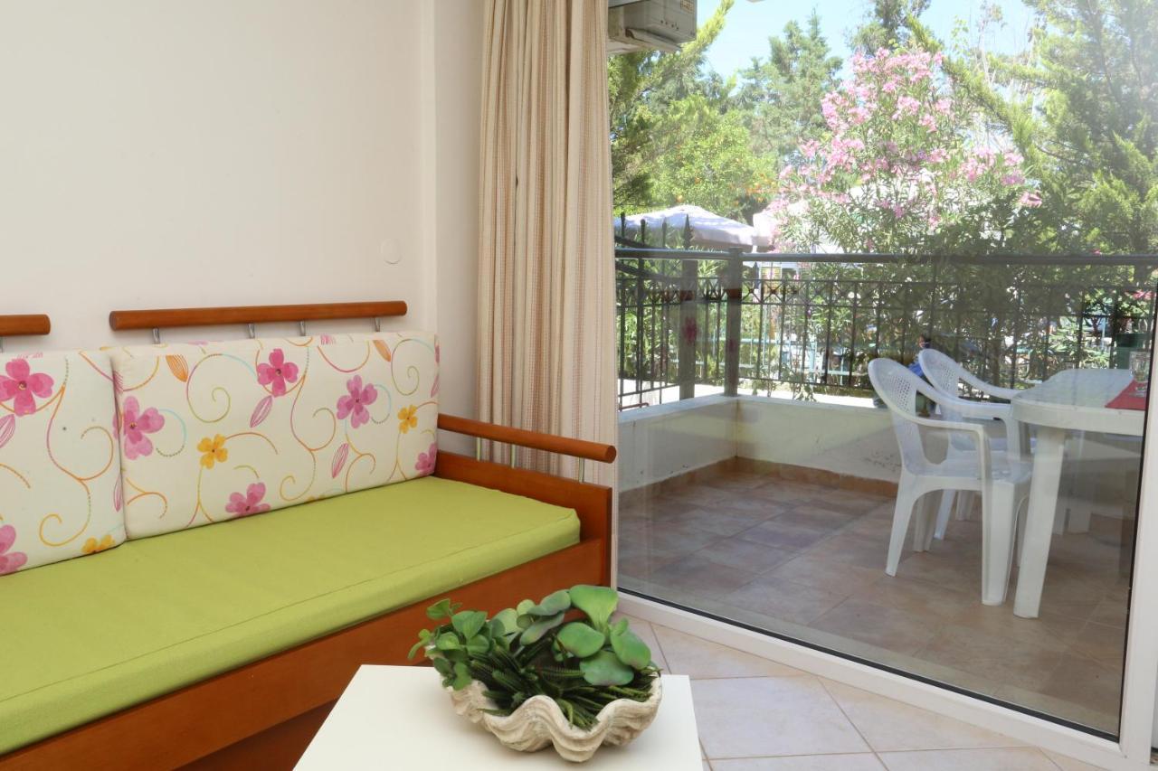 Palia Platia Apartments Пефкохори Екстериор снимка